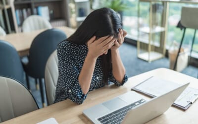 顧客対応が回らない原因と解決策｜問い合わせ削減×効率化を同時に実現する方法